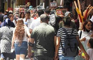 Deprem bölgesindeki esnaf kepenk açmaya başladı