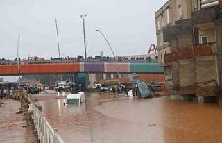 Deprem bölgesini sel vurdu: 11 ölü, 7 kayıp