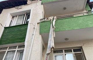 Deprem geride acı hikayeler bıraktı: Perde ve çarşafla...