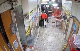 Deprem paniği kamerada: Pasajdan böyle çıktılar