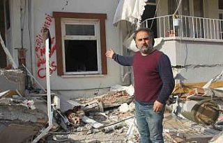 Depremde alt katı çöken binaya girip anne ve ablasını...