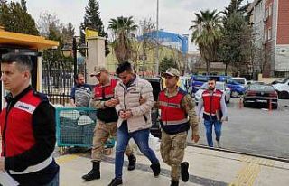 Depremde arkadaşının enkaz altında soğuktan öldüğünü...