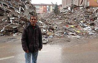 Depremde kaybettiği annesinin ısrarı hayatını...