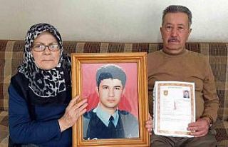 Depremde oğlu şehit olan baba, maaşını depremzedelere...