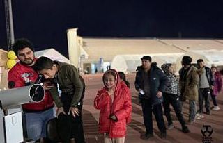 Depremden etkilenen çocuklar, T3 Vakfı çadırında...