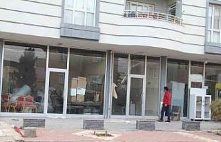 Depreme dayanıksız diye ceza kesildi, depremde camı...