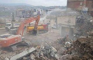 Depreme dayanıksız olan polis merkezi binası yıkıldı