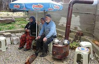 Depremin merkez üssü Kızılağıl’da vatandaşlar...