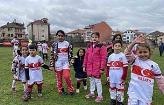 Depremzede 100 çocuk, gösteri maçını 2-0 kazandı