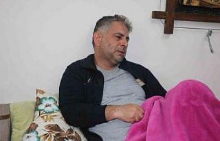 Depremzede baba kayıp oğlunu arıyor