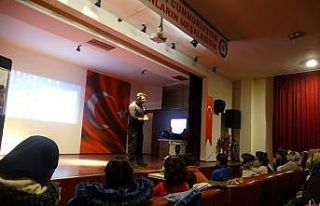 Depremzede çocuklar Hacivat Karagöz Oyunu ile keyifli...