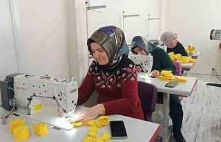 Depremzede çocuklar için oyuncak ürettiler