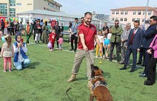 Depremzede çocuklar şenlikte bir araya gelerek Nevruz’u...