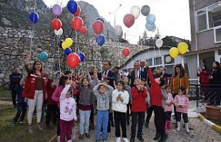 Depremzede çocuklar ‘tek katlı ev’ dileyerek...