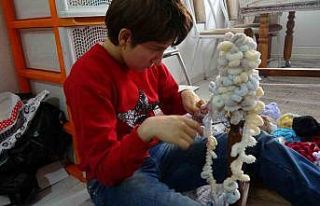 Depremzede çocuklar ’üşümesin’ diye kullanabildiği...