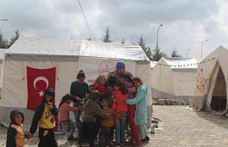 Depremzede çocuklar yaşadıkları travmayı çeşitli...