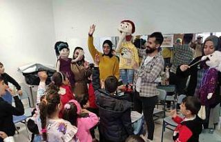 Depremzede çocuklara orff schulwerk atölyesi verildi