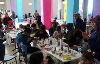 Depremzede çocuklara ve ailelerine depremi unutturmak...