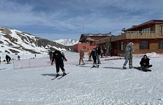 Depremzede çocukların kayak heyecanı