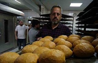 Depremzede fırıncı, günde 6 bin 500 ekmeği ücretsiz...