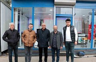 Depremzede gözlükçüler konteynerlerde mesaiye...