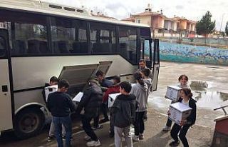 Depremzede öğrencilere öğrenci kardeşlerinden...