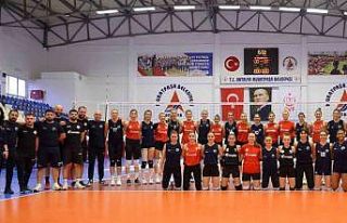 Depremzede takımla dostluk maçı