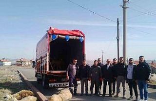 Depremzedeler için 13 küçükbaş hayvan bağışladılar