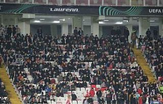 Depremzedeler Sivasspor-Fiorentina maçını ücretsiz...