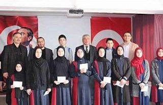 Dereceye giren öğrenciler ödüllendirdi