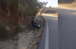Devrilen motosiklette 2 kişi yaralandı