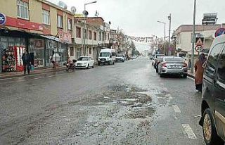 Dicle ilçesinde etkili olan yağmur çiftçileri...