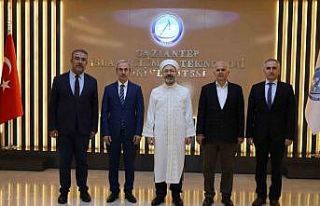 Diyanet İşleri Başkanı Erbaş, Rektör Demir’e...