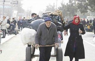 Diyar Galeria İş Merkezi sakinleri eşyalarını...