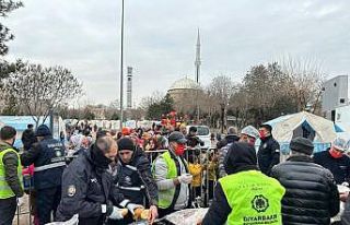 Diyarbakır’da çadır kentlerde 10 bin depremzede...