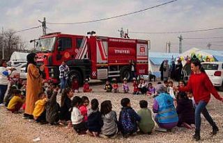 Diyarbakır’da çadır kentteki çocuklar oyunlarla...