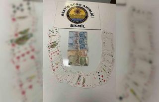 Diyarbakır’da kumar oynatan 4 kişiye 17 bin lira...