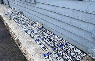 Diyarbakır’da sele kapılan plakalar sahiplerini...