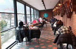 Dönemeç Kitap Kafe’ye gençlerden yoğun ilgi