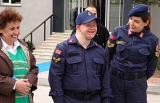 Down sendromlu depremzede gencin askerlik hayali gerçek...