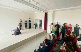 Down sendromlu halay ekibi hem coştu hem coşturdu