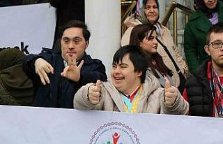 Down Sendromlulardan farkındalık yürüyüşü