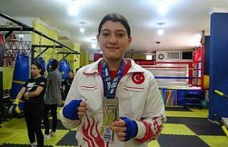Dünya ikincisi milli boksörün hedefi, olimpiyat...