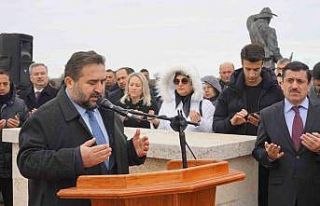 Edirne’de Çanakkale şehitleri anısına tören...
