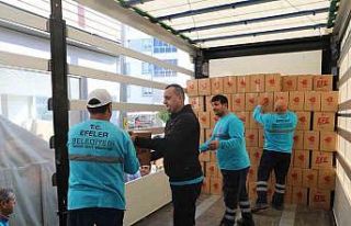 Efeler dayanışmaya Ramazan ruhuyla devam ediyor