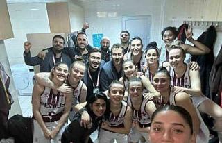 Elazığ İl Özel İdare: 70 - İzmit Belediyespor:...