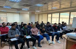 Elazığ’da boks aday hakemlik kursu devam ediyor
