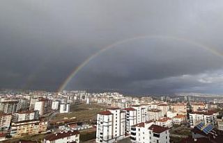 Elazığ’da yağmur sonrası çıkan gökkuşağı...
