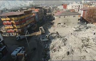 Elbistan’da ticaretin kalbinin attığı caddelerdeki...