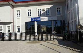 Elektrik sigortası patladı, 2 teknisyen hafif yaralandı